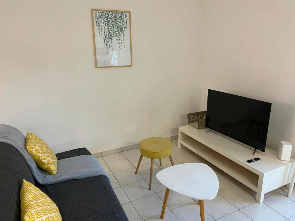 Ferienwohnung Superbe T2 Avec Parking Prive Agen Exterior foto